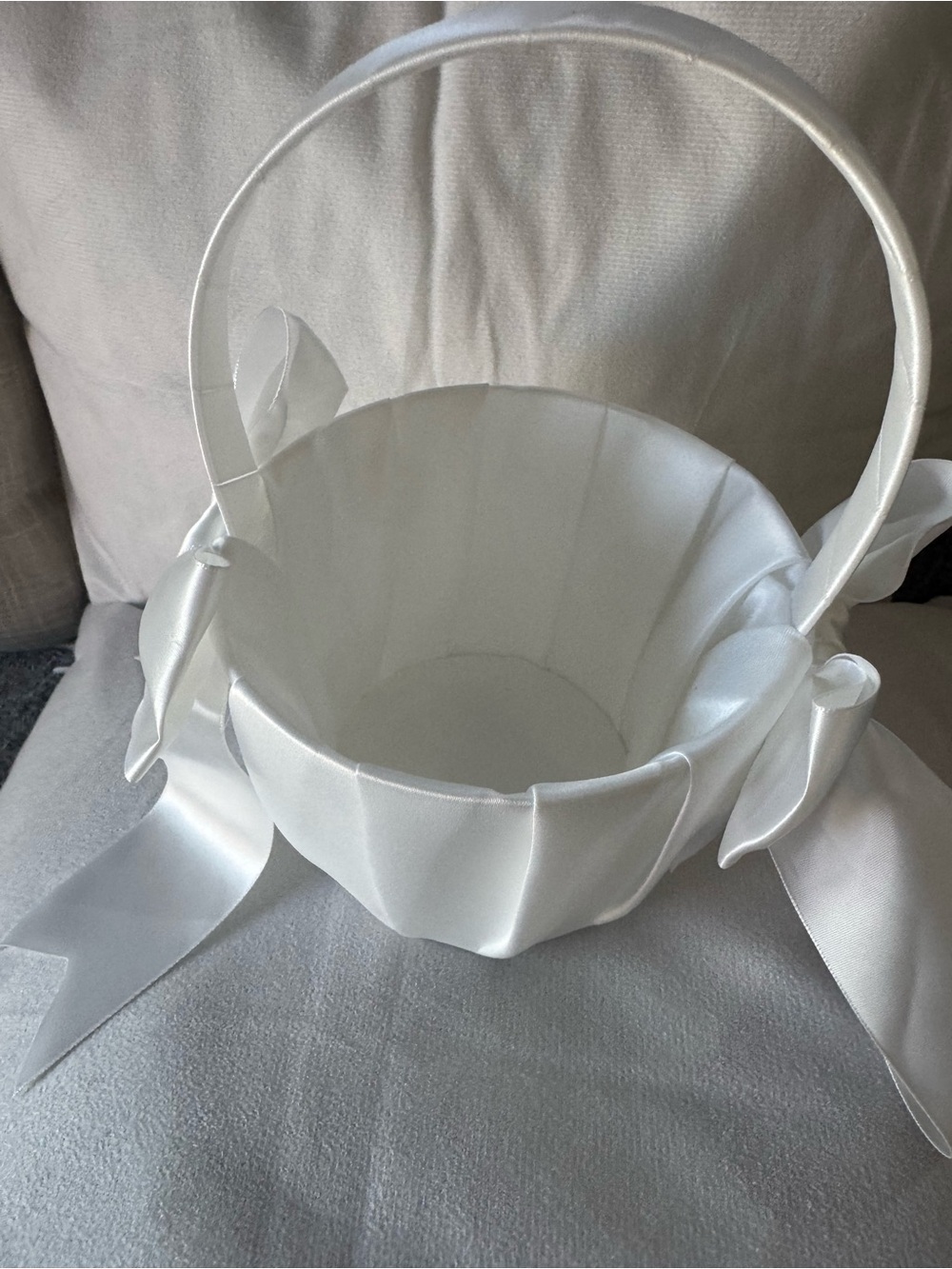 Elegant White Bow Handle Bag - Picture 4 of 6